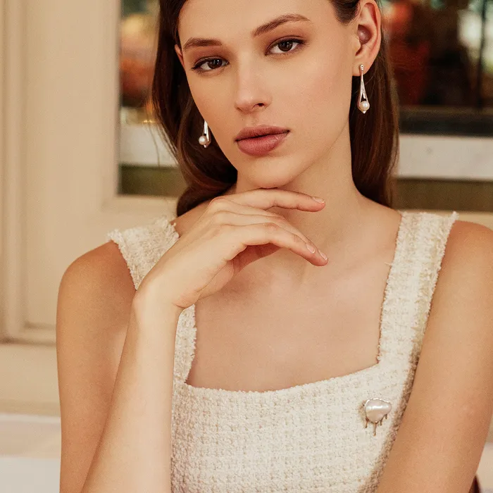 Top Grade Freshwater Pearl Earrings WE00572 FLUID Pearly Lustre Earrings