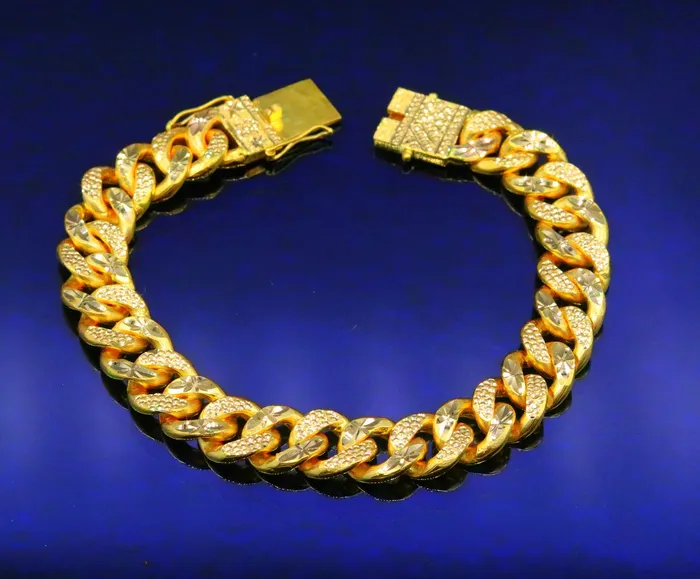TRIBAL ORNAMENTS Bracelets 22k yellow gold solid link chain bracelet with fabulous diamond cut design unique locking system mens heavy bracelet gifting jewelry TRIBAL ORNAMENTS Bracelets 22k yellow gold solid link chain bracelet with fabulous diamond cut design unique locking system mens heavy bracelet gifting jewelry