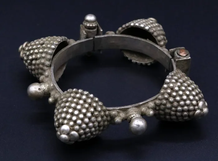 TRIBAL ORNAMENTS Bracelets indian tribal Traditional design vintage solid silver handmade cuff bracelet womens tribal ethnic jewelry cb01 TRIBAL ORNAMENTS Bracelets indian tribal Traditional design vintage solid silver handmade cuff bracelet womens tribal ethnic jewelry cb01