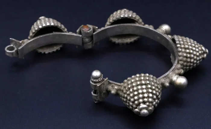 TRIBAL ORNAMENTS Bracelets indian tribal Traditional design vintage solid silver handmade cuff bracelet womens tribal ethnic jewelry cb01 TRIBAL ORNAMENTS Bracelets indian tribal Traditional design vintage solid silver handmade cuff bracelet womens tribal ethnic jewelry cb01