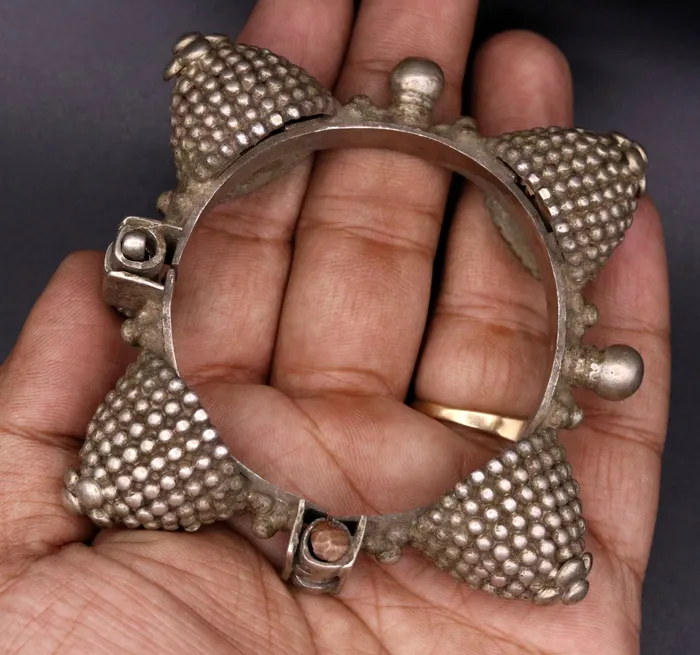 TRIBAL ORNAMENTS Bracelets indian tribal Traditional design vintage solid silver handmade cuff bracelet womens tribal ethnic jewelry cb01 TRIBAL ORNAMENTS Bracelets indian tribal Traditional design vintage solid silver handmade cuff bracelet womens tribal ethnic jewelry cb01