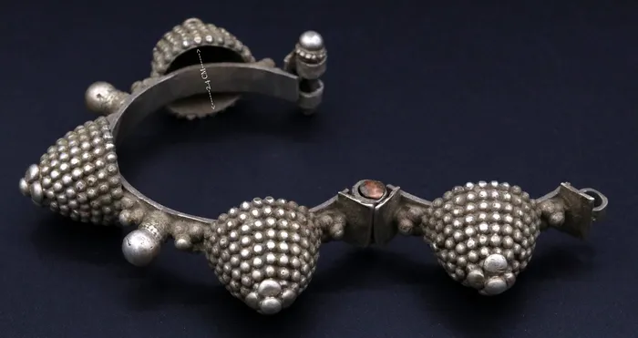 TRIBAL ORNAMENTS Bracelets indian tribal Traditional design vintage solid silver handmade cuff bracelet womens tribal ethnic jewelry cb01 TRIBAL ORNAMENTS Bracelets indian tribal Traditional design vintage solid silver handmade cuff bracelet womens tribal ethnic jewelry cb01