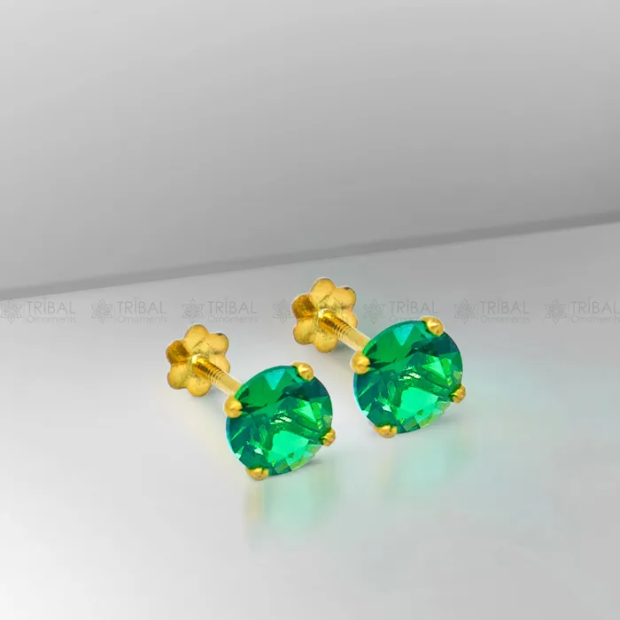 TRIBAL ORNAMENTS Earrings 14Kt yellow gold green diamond stud earring for unisex er191 TRIBAL ORNAMENTS Earrings 14Kt yellow gold green diamond stud earring for unisex er191
