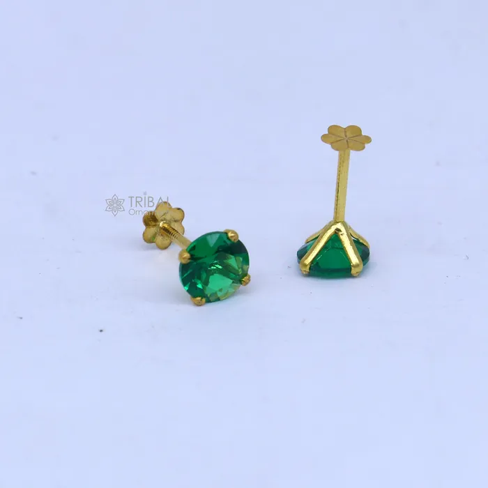 TRIBAL ORNAMENTS Earrings 14Kt yellow gold green diamond stud earring for unisex er191