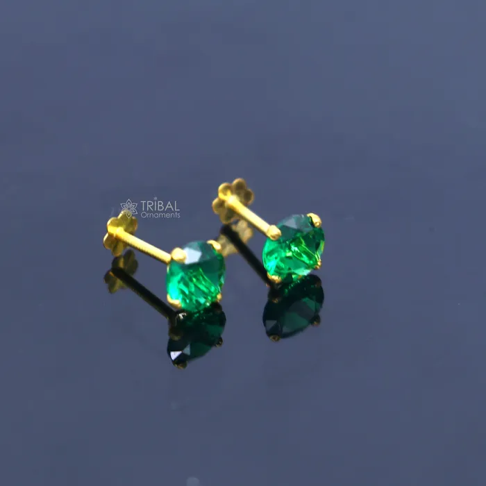 TRIBAL ORNAMENTS Earrings 14Kt yellow gold green diamond stud earring for unisex er191