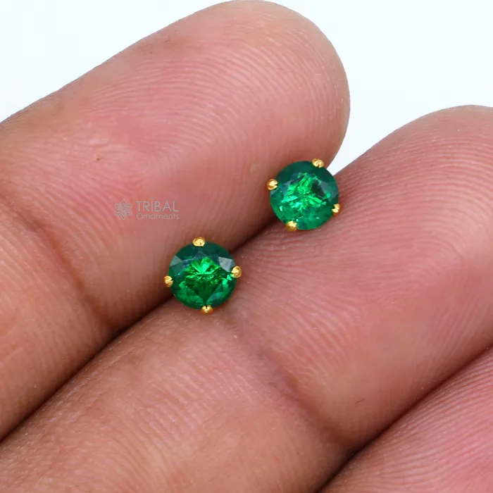 TRIBAL ORNAMENTS Earrings 14Kt yellow gold green diamond stud earring for unisex er191