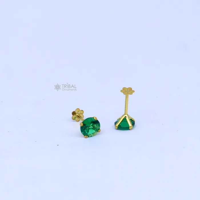 TRIBAL ORNAMENTS Earrings 14Kt yellow gold green diamond stud earring for unisex er191